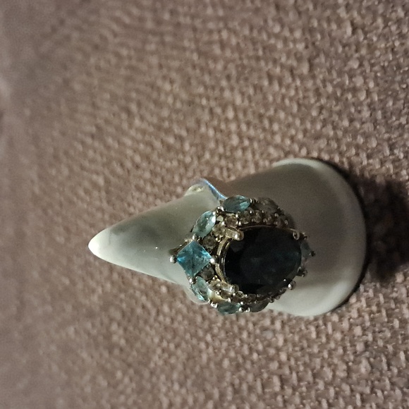 Ring 8 - Picture 3 of 3